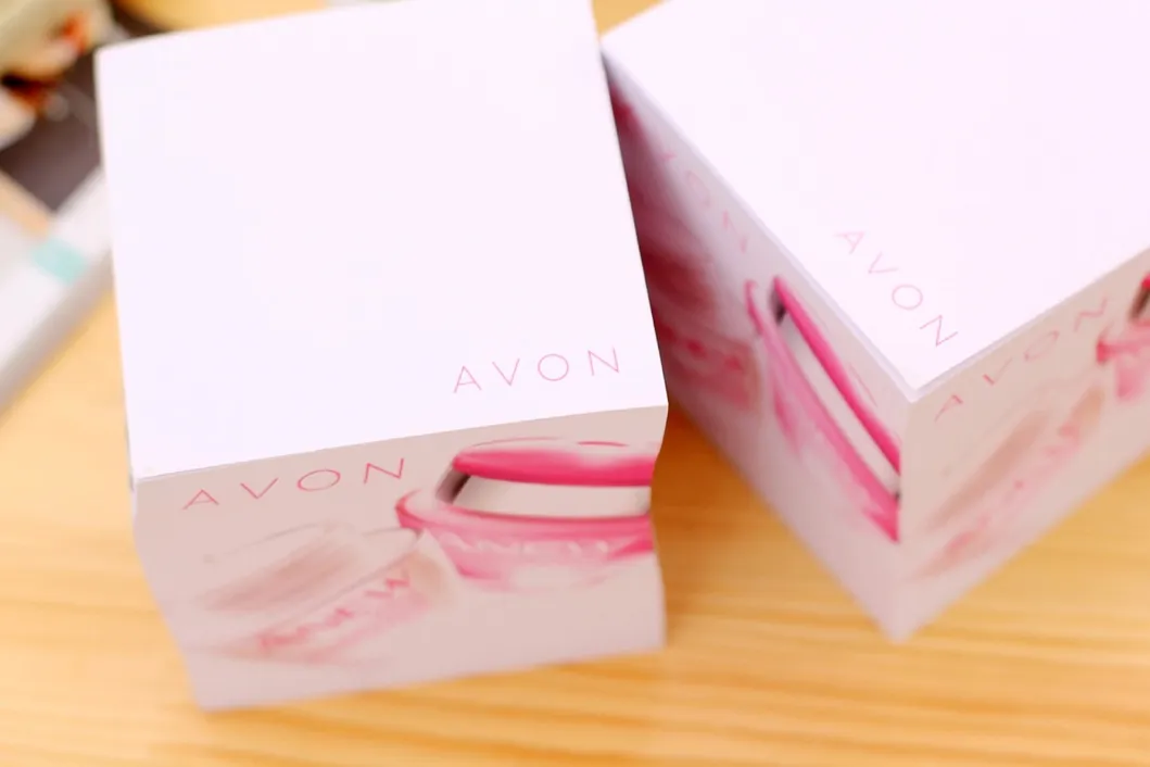 Custom Sticky Hexagon Shape Note Memo Pad Paper Cube with Wooden Pallet Factory with Best Quality in China