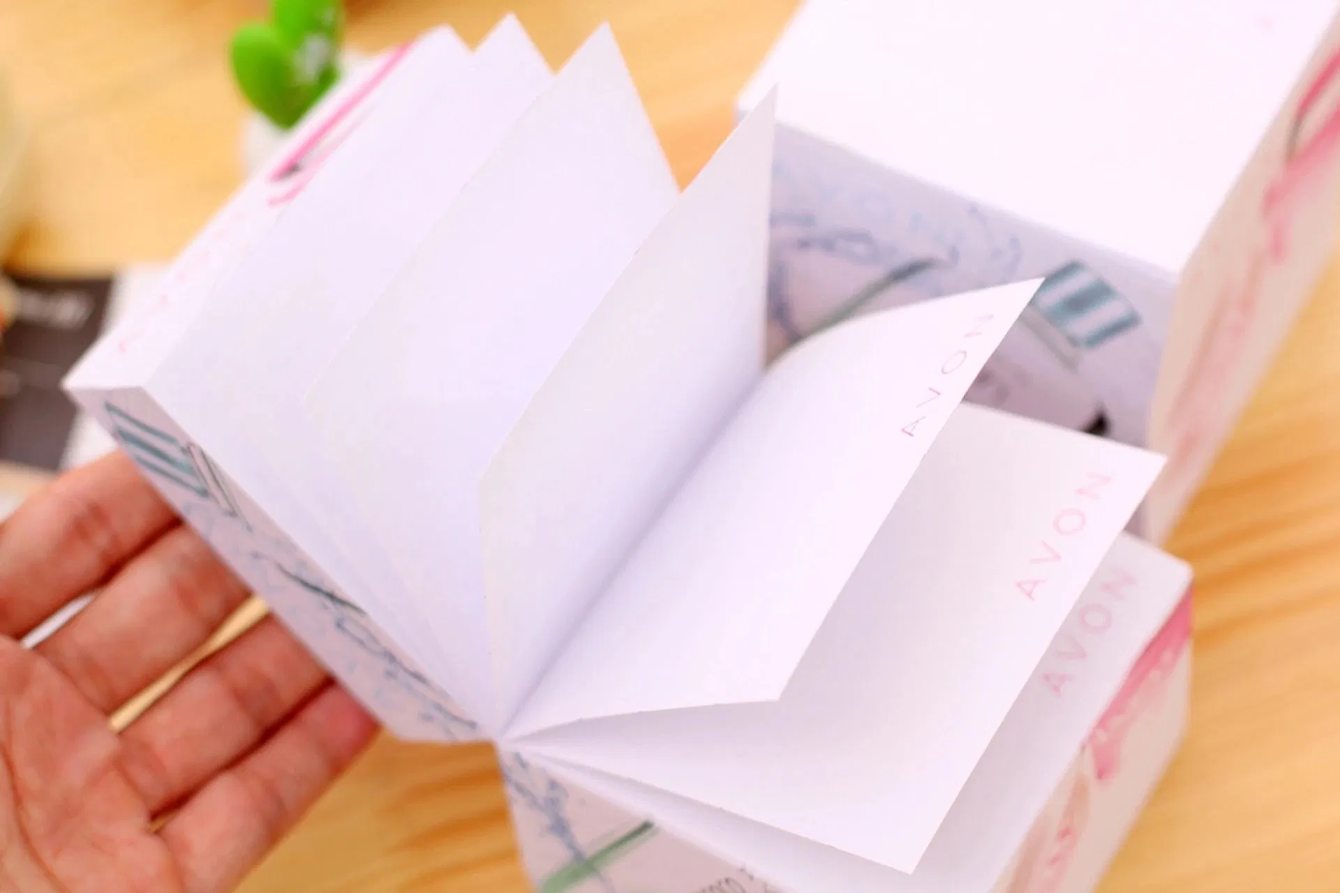 Custom Sticky Note Memo Pad Paper Cube with Wooden Pallet Factory with Best Quality in China